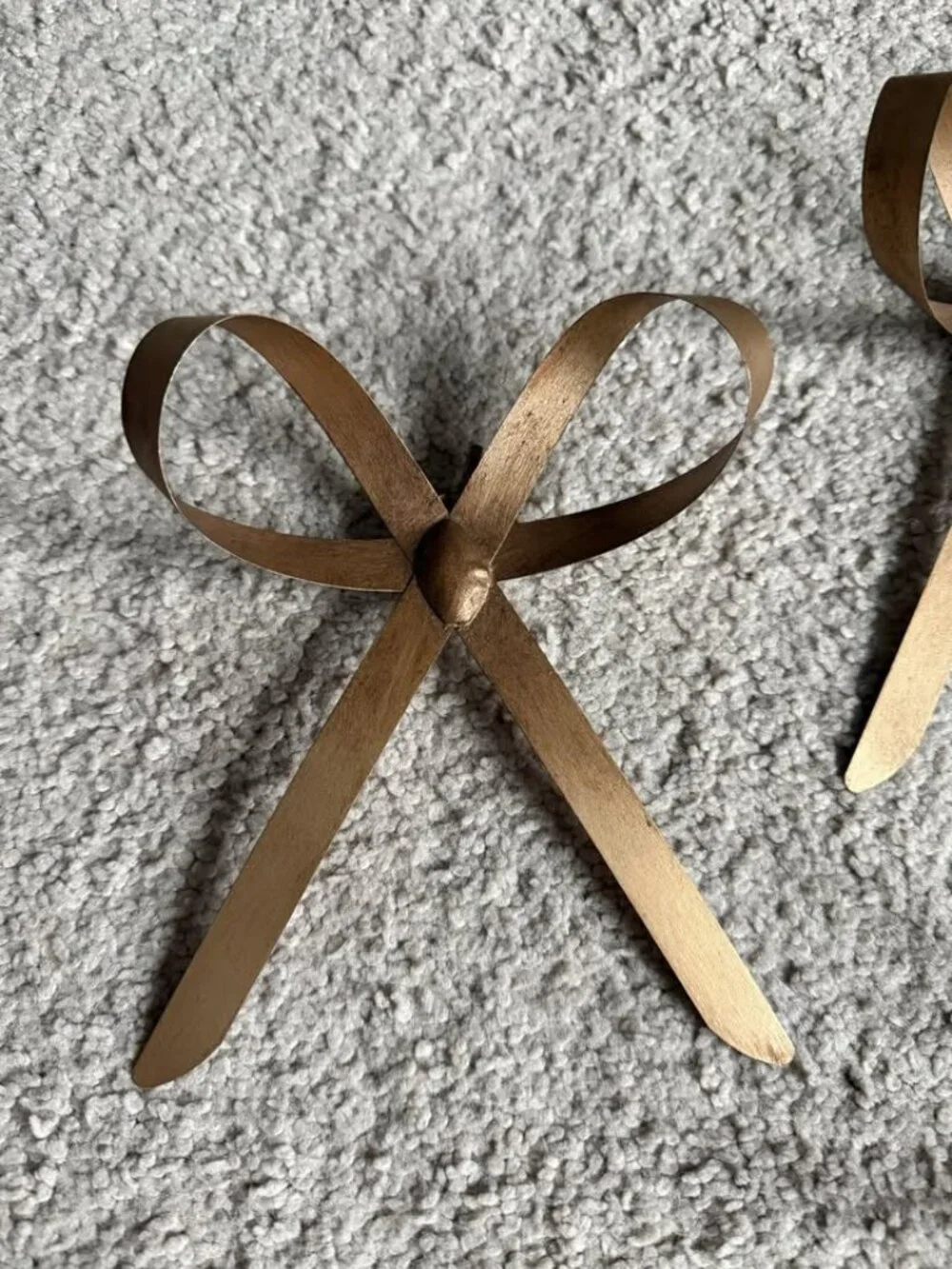 McGee & Co - 5 Brass Bow Clip Ornaments